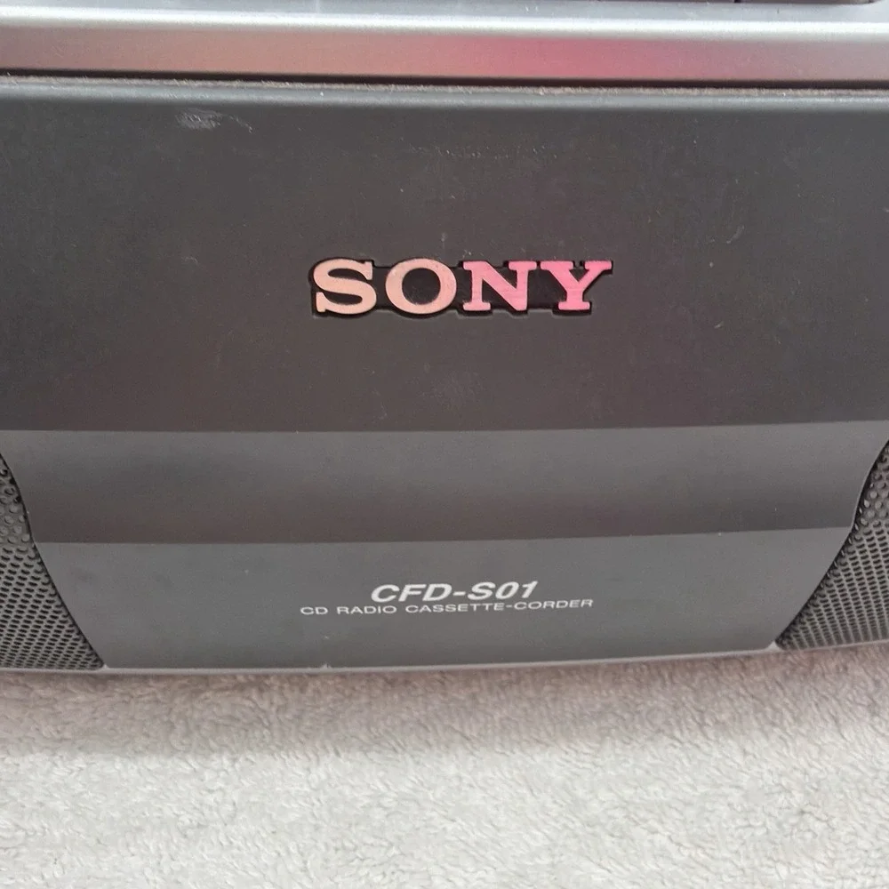 Vtg Sony CFD-S01 Silver CD Radio Cassette Boombox CD-R RW Mega Bass Tested